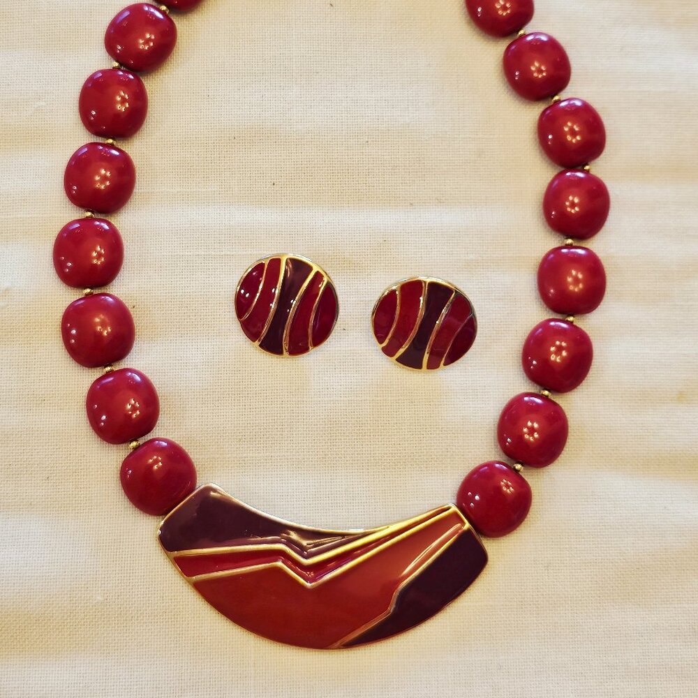 Vintage TRIFARI Cranberry Red & Plum Chevron Necklace & Matching Earrings set